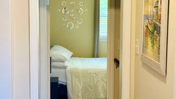 3 Schlafzimmer, Schreibtisch, Bügeleisen/Bügelbrett, WLAN