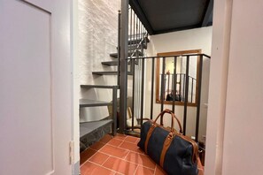 Interior - Modern One-Bedroom Apartment in the Heart of Florence (Firenze)