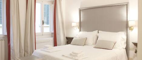 In-room safe, iron/ironing board, WiFi, bed sheets