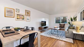 Condo, Multiple Beds, Patio, Garden View (1020 Garfield St. (Suite 4,5,6)) | Dining