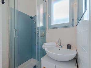 Bathroom - Sombrero by Interhome (Le Barcarès)
