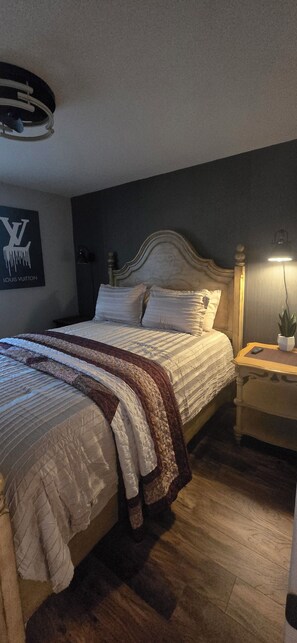 4 bedrooms, desk, iron/ironing board, free WiFi