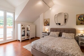 2 quartos, ferros/tábuas de passar roupa, Wi-Fi de cortesia