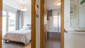 1 soverom, strykejern/-brett, wi-fi (inkludert) og sengetøy