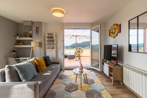 Appartement "Luminoso" avec vue sur les montagnes, terrasse privée et Wi-Fi