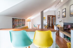 Interior - Apartment 'Romántico Con Piscina' with Mountain View, Shared Pool and Wi-Fi (Cantabria)