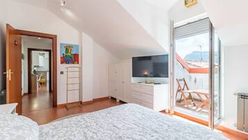 1 slaapkamer, een strijkplank/strijkijzer, gratis wifi, beddengoed