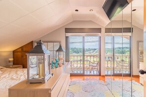 3 bedrooms, iron/ironing board, free WiFi, bed sheets - Holiday Home 'La Centinela' with Mountain Views, Private Pool and Wi-Fi (Miengo)