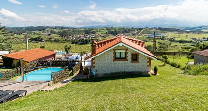Holiday Home 'La Centinela' with Mountain Views, Private Pool and Wi-Fi