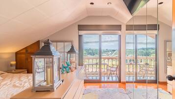 3 slaapkamers, een strijkplank/strijkijzer, gratis wifi, beddengoed