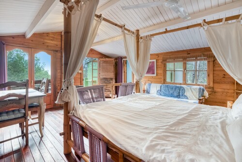 Cabin 'Del Paso' with Shared Pool, Shared Garden and Wi-Fi