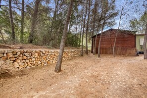 Property grounds - Cabin 'Del Paso' with Shared Pool, Shared Garden and Wi-Fi (Bolulla)