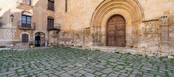 Guest House 'L'Abadia De Santes Creus' with Mountain View, Private Pool and Wi-Fi