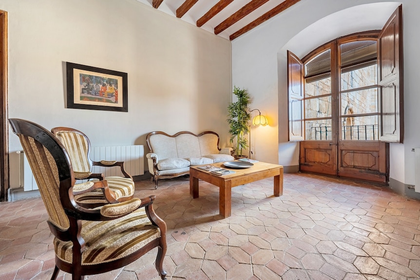 Casa De Huéspedes 'L'abadia De Santes Creus' Con Vistas A La Montaña, Piscina Privada Y Wi-fi - Valls