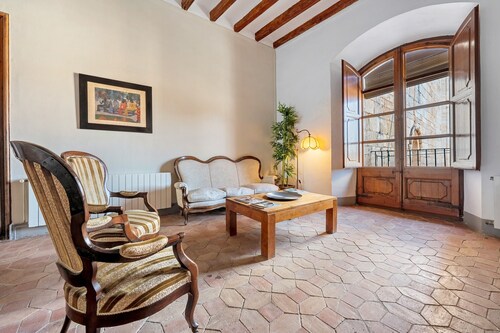 Guest House 'L'Abadia De Santes Creus' with Mountain View, Private Pool and Wi-Fi