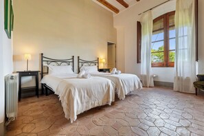 6 chambres, fer et planche à repasser, Wi-Fi gratuit, draps fournis