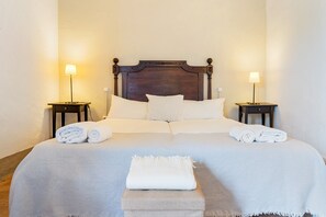 6 habitaciones, tabla de planchar con plancha y wifi gratis 