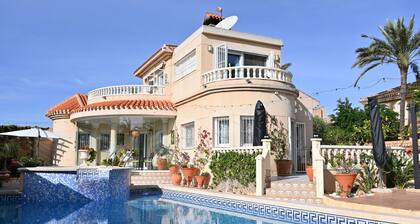 Villa 'La Mariposa' mit Meerblick, Wi-Fi und Klimaanlage