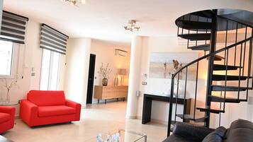 TV, fireplace, DVD player, table tennis