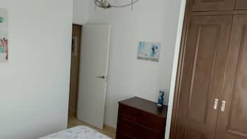 2 多间卧室、熨斗/熨衣板、免费 WiFi、床单