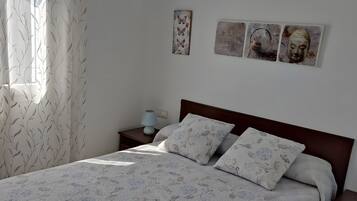 2 sovrum, strykjärn/strykbräda, gratis wi-fi och sängkläder