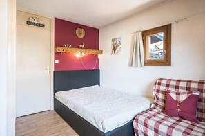 1 chambre, fer et planche à repasser, Wi-Fi gratuit