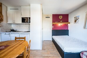 1 bedroom, iron/ironing board, free WiFi - Apartment 'Centre Valloire - Studio Cabine' with Balcony and Wi-Fi (Valloire)