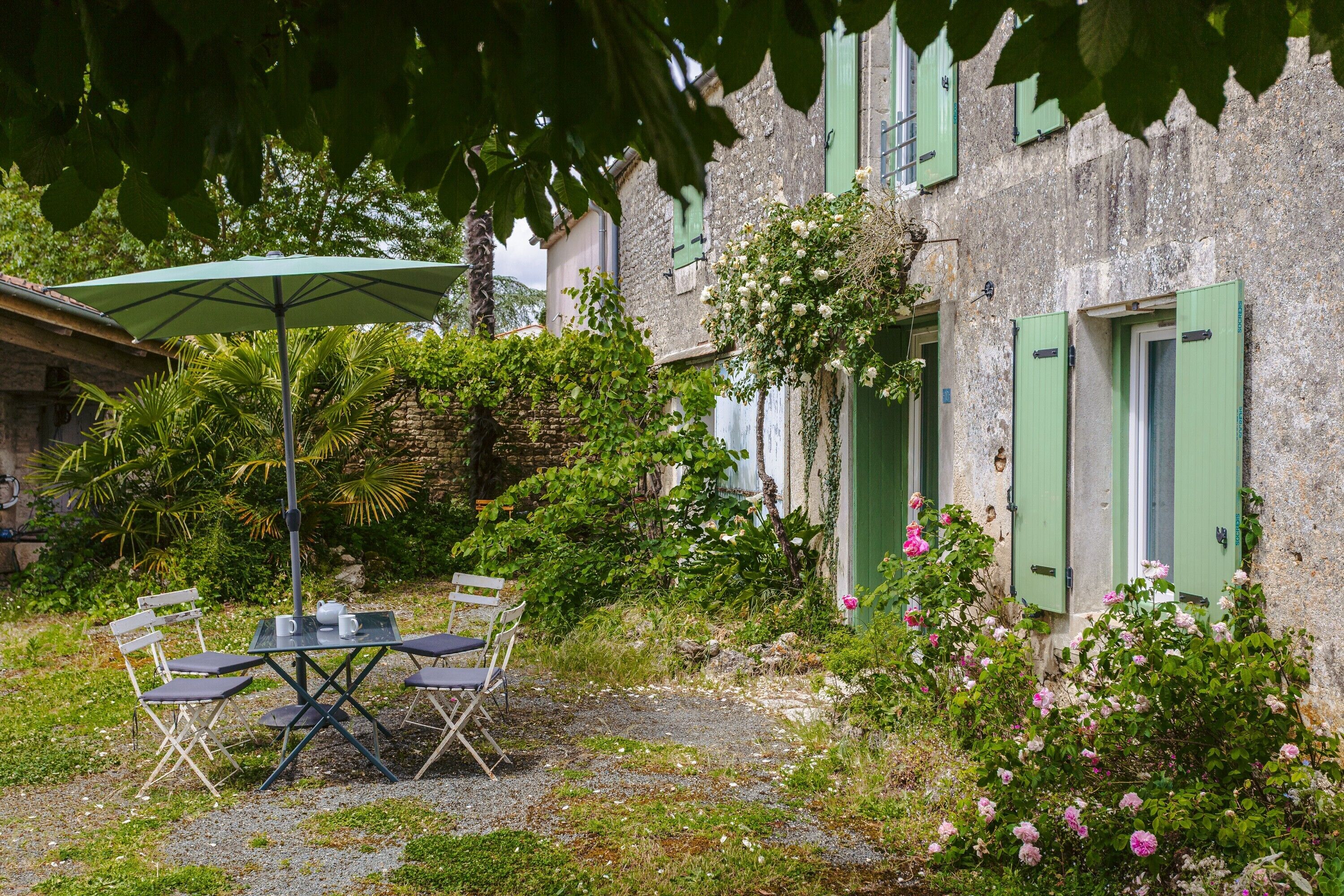 屋外ダイニングエリア