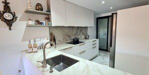 Fridge, microwave, oven, stovetop