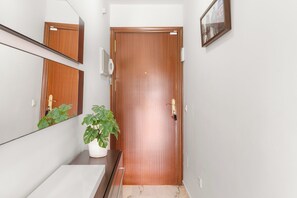Interior - Apartment 'Top Floor Fuengirola Park' with Private Terrace, Wi-Fi and Air Conditioning (Fuengirola)
