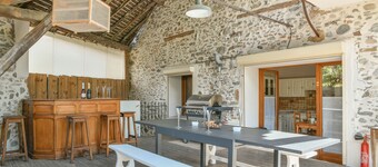 Casa de vacaciones 'Le Moulin De Bayard' con vistas a la montaña, terraza privada y Wi-Fi