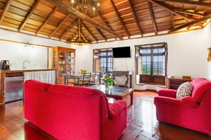 TV, video games - Vacation 'Casa Taoro' with Wi-Fi (Tanque)