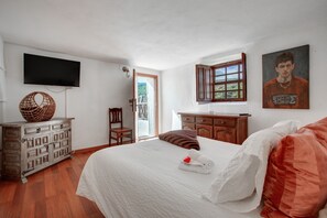 1 dormitorio, tabla de planchar con plancha, wifi gratis y ropa de cama