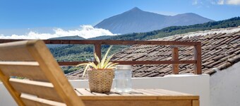 Vacation 'Casa Guimar' with Sea View, Wi-Fi and Air Conditioning