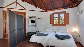 1 dormitorio, tabla de planchar con plancha, wifi gratis y ropa de cama
