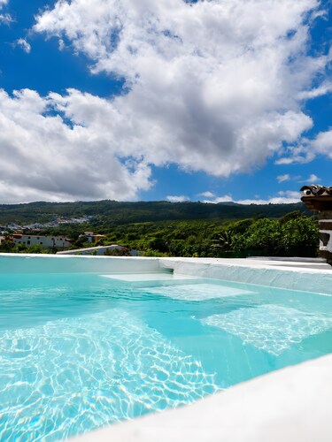 Vacation 'Casa Guimar' with Sea View, Wi-Fi and Air Conditioning