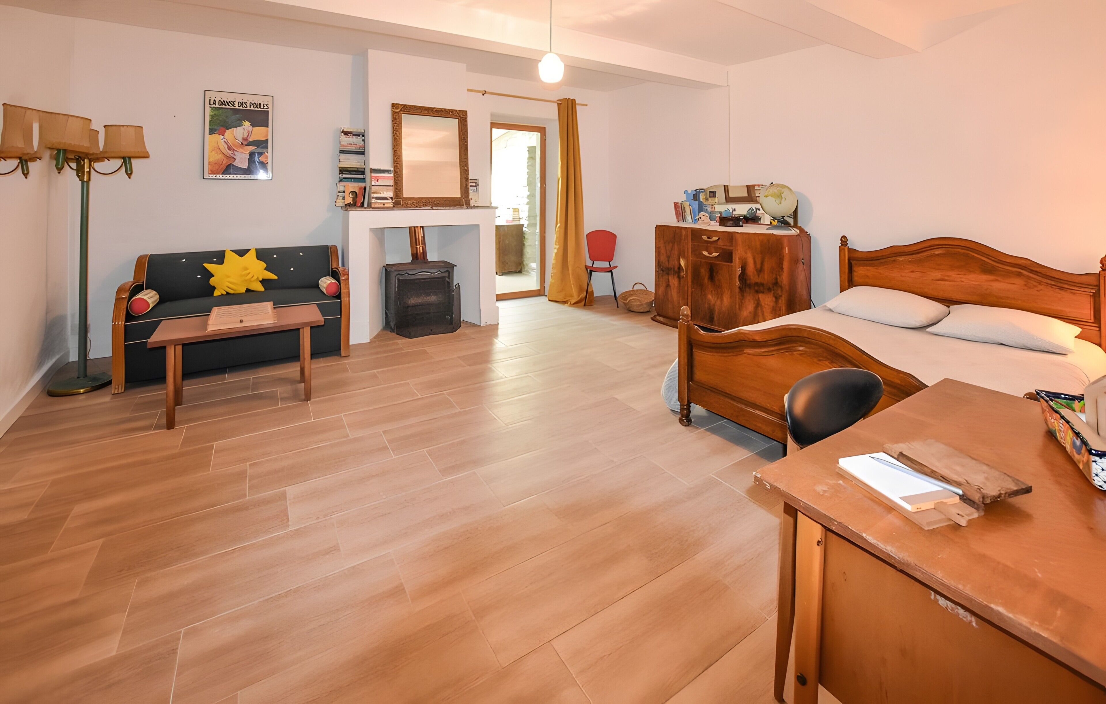 2 bedrooms, iron/ironing board, free WiFi