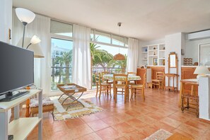 TV - Apartment 'Carabeo 19' with Sea Views, Wi-Fi and Air Conditioning (Nerja)