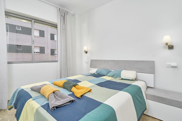 3 bedrooms, iron/ironing board, free WiFi, bed sheets