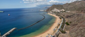 Holiday Home 'Mojo Surf' with Sea View, Wi-Fi and Air Conditioning