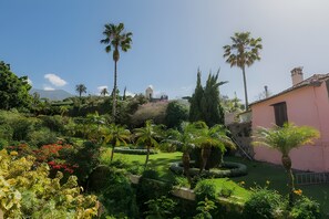 Property grounds - Holiday Home 'Mojo Surf Yoga House' with Sea Views, Private Terrace and Wi-Fi (La Orotava)