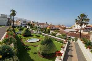 Property grounds - Holiday Home 'Mojo Surf Yoga House' with Sea Views, Private Terrace and Wi-Fi (La Orotava)