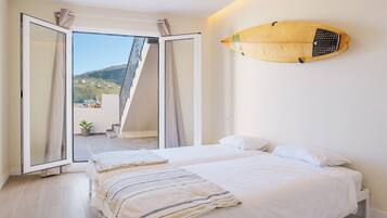 4 slaapkamers, een strijkplank/strijkijzer, gratis wifi, beddengoed