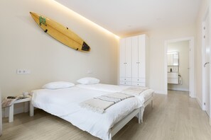 4 chambres, fer et planche à repasser, Wi-Fi gratuit, draps fournis