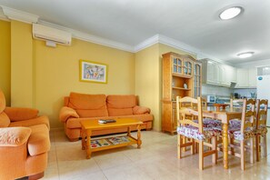 TV - Vacation 'Candelaria 1' with Sea View, Wi-Fi and Air Conditioning (Candelaria)