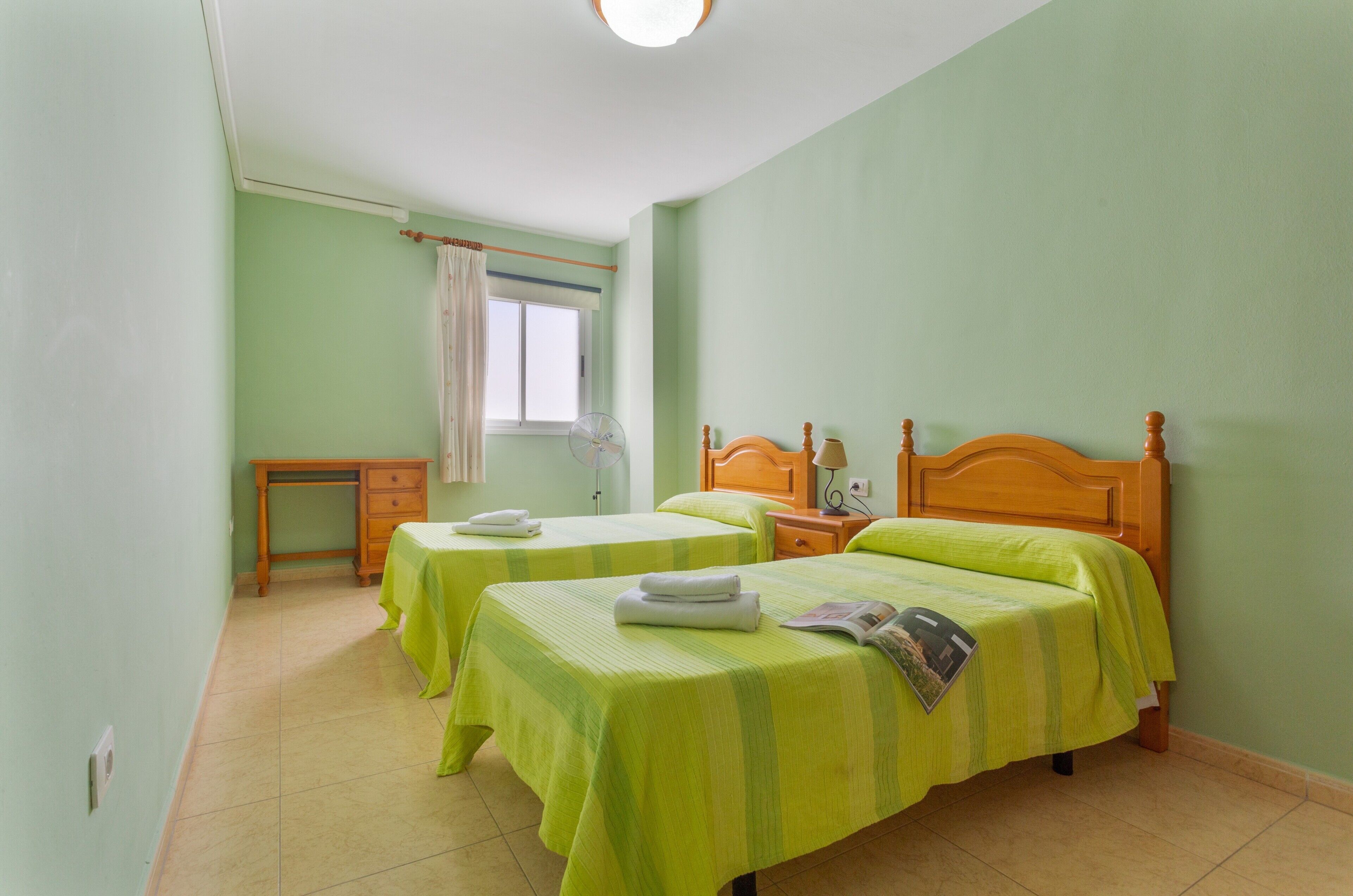 2 habitaciones, tabla de planchar con plancha y wifi gratis 