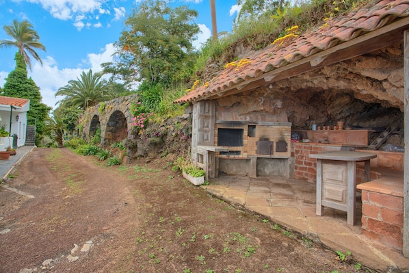 Property grounds - Vacation Home 'Los Dragos Y Volcán' with Sea View, Private Terrace and Wi-Fi (Tacoronte)