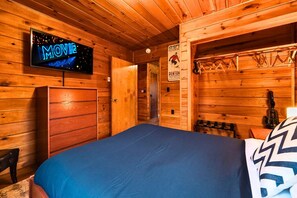 2 bedrooms, free WiFi, bed sheets - Denton Go Cabin #4 | Denton Hill State Park (Ulysses)