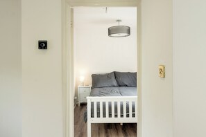 1 chambre, fer et planche à repasser, Wi-Fi, draps fournis