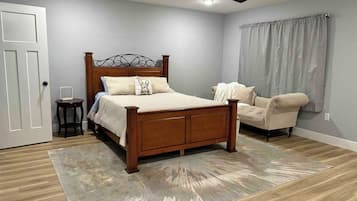 3 slaapkamers, een strijkplank/strijkijzer, wifi, beddengoed